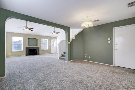 523 Granite Cliff San Antonio TX 78251