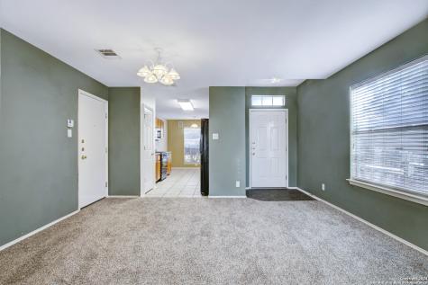 523 Granite Cliff San Antonio TX 78251