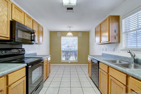 523 Granite Cliff San Antonio TX 78251