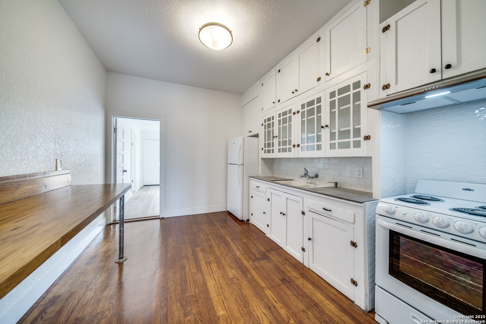 322 E Locust San Antonio TX 78212