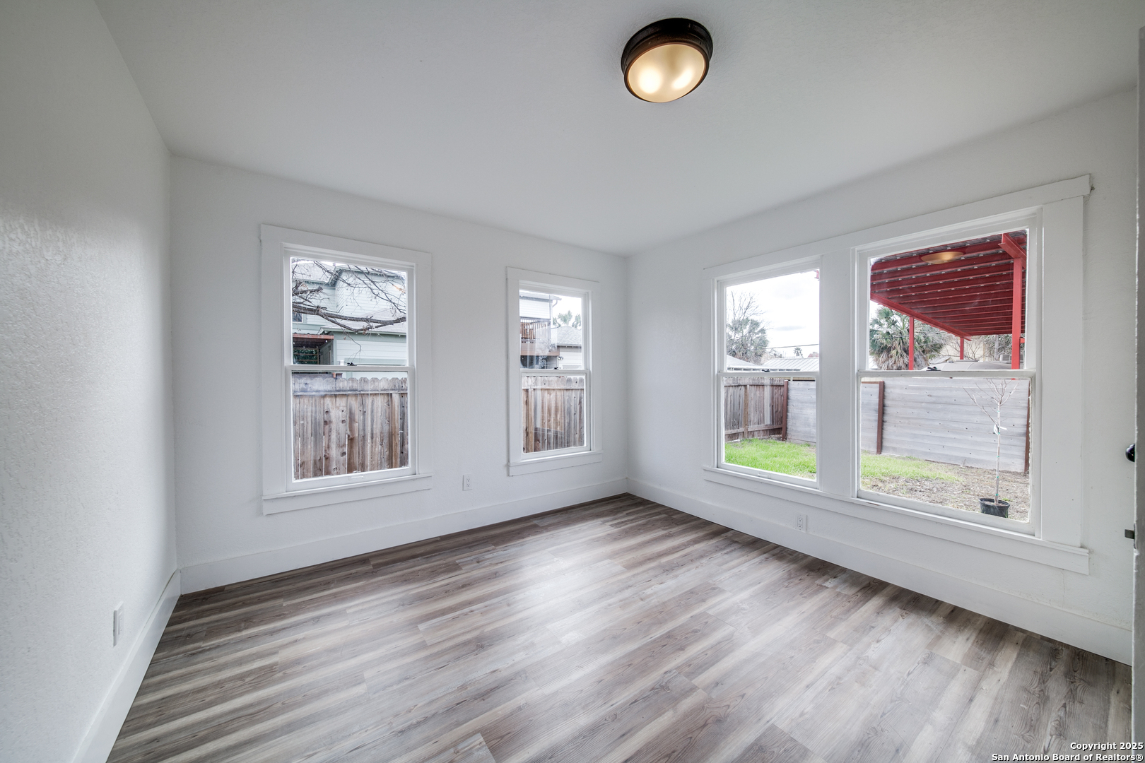 322 E Locust San Antonio TX 78212