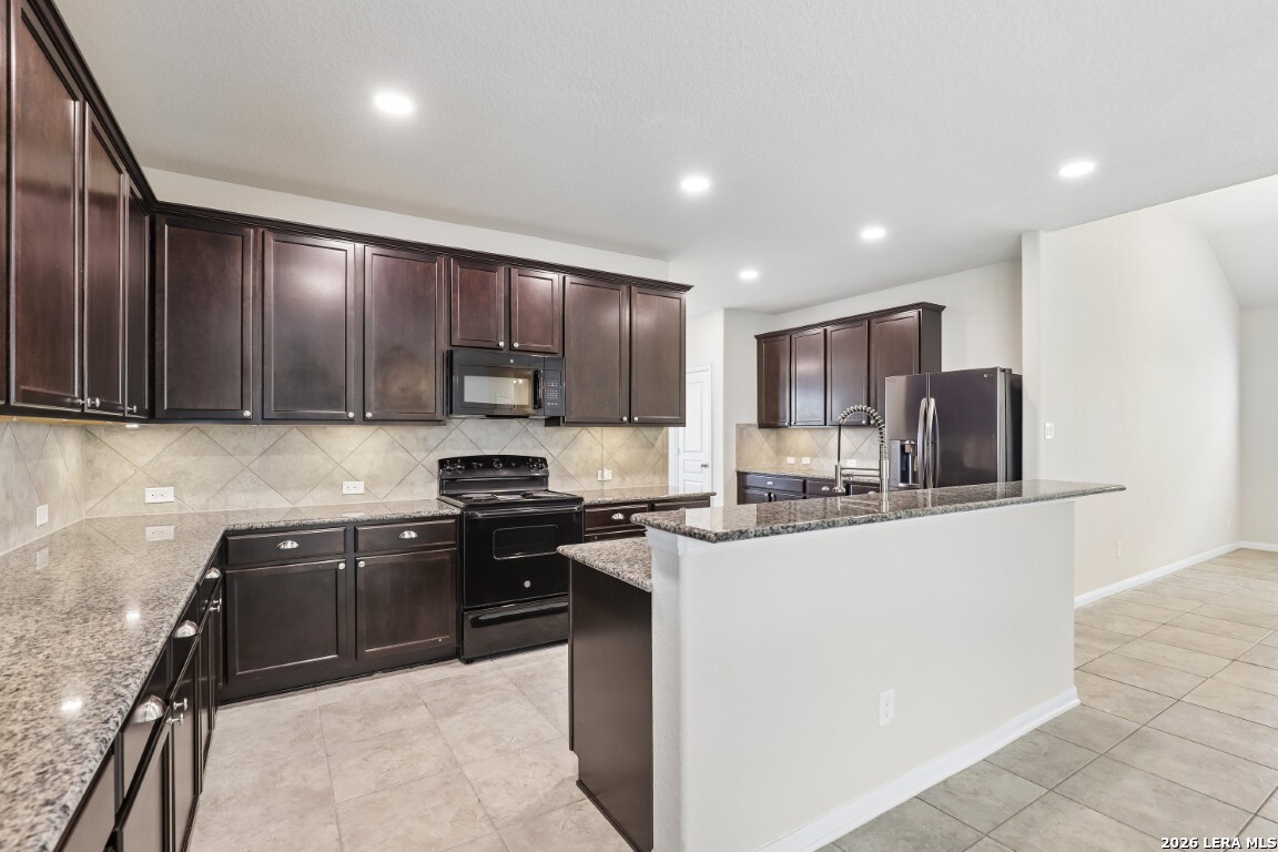 1807 Golden Maple San Antonio TX 78245