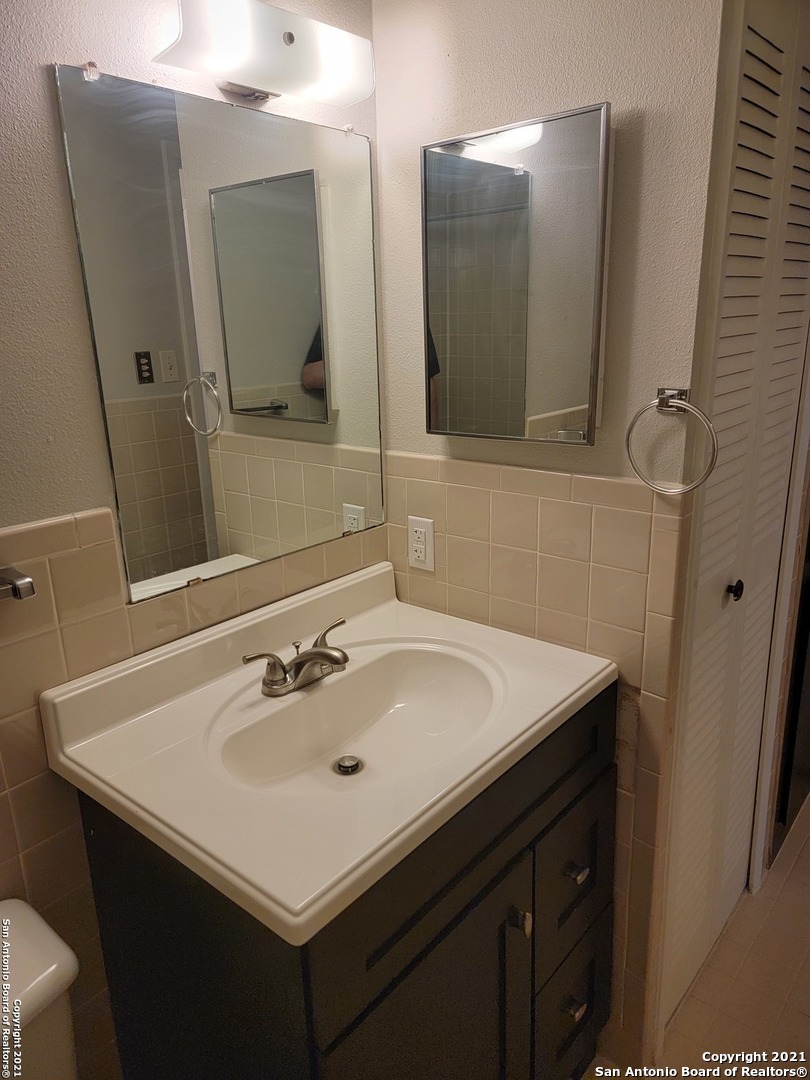 923 Vance Jackson Road San Antonio TX 78201
