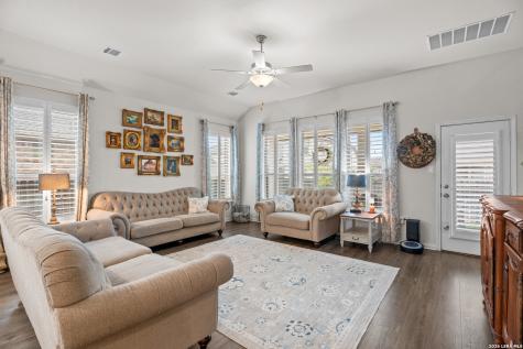 2040 Market Schertz TX 78154
