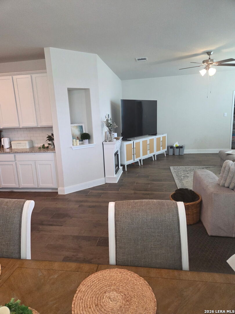 21059 Millstream Bend San Antonio TX 78266