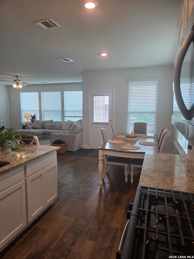 21059 Millstream Bend San Antonio TX 78266