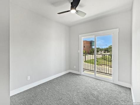 122 S Walters Street San Antonio TX 78210