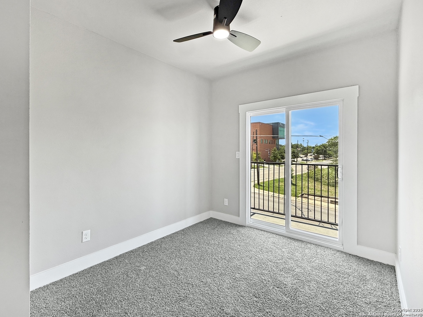 122 S Walters Street San Antonio TX 78210