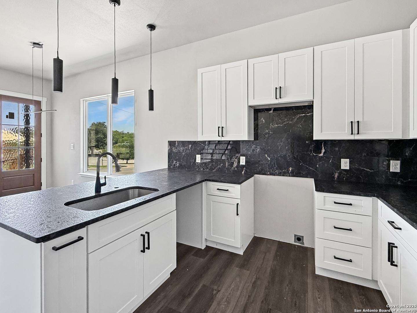 122 S Walters Street San Antonio TX 78210