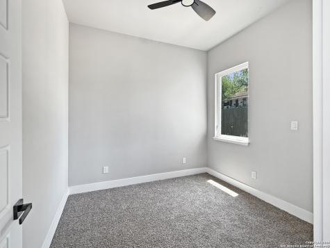 122 S Walters Street San Antonio TX 78210