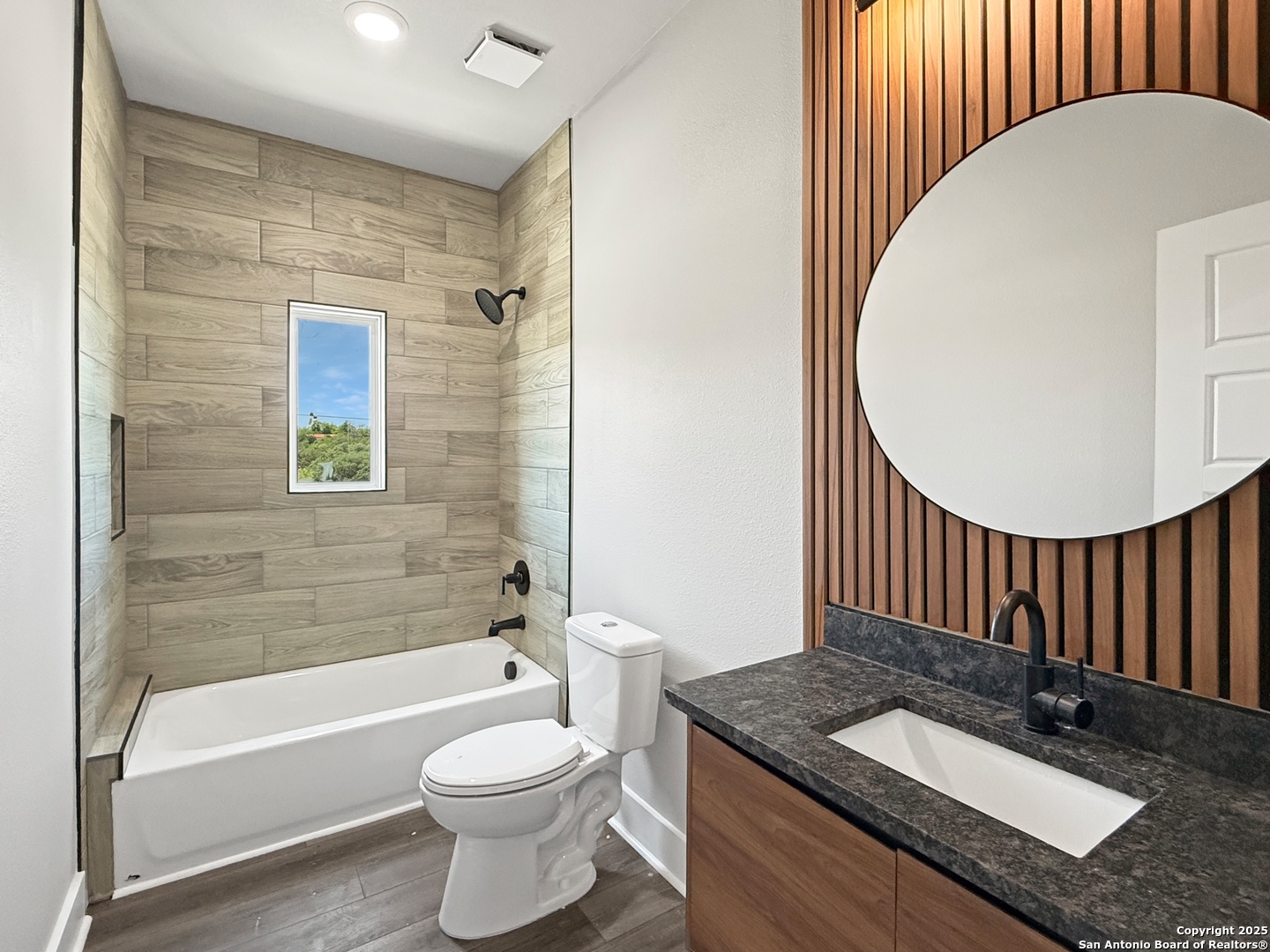 122 S Walters Street San Antonio TX 78210