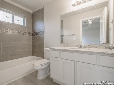 7503 Savannah Brooks San Antonio TX 78233