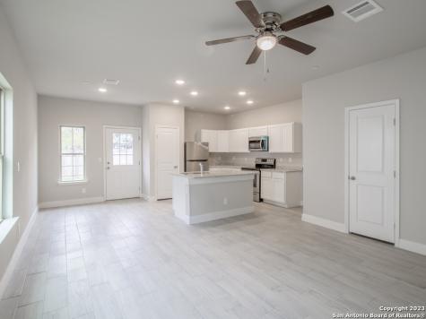 7503 Savannah Brooks San Antonio TX 78233
