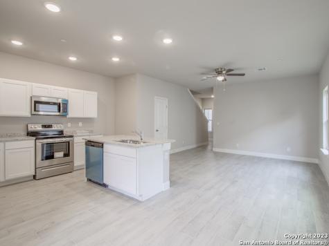 7503 Savannah Brooks San Antonio TX 78233