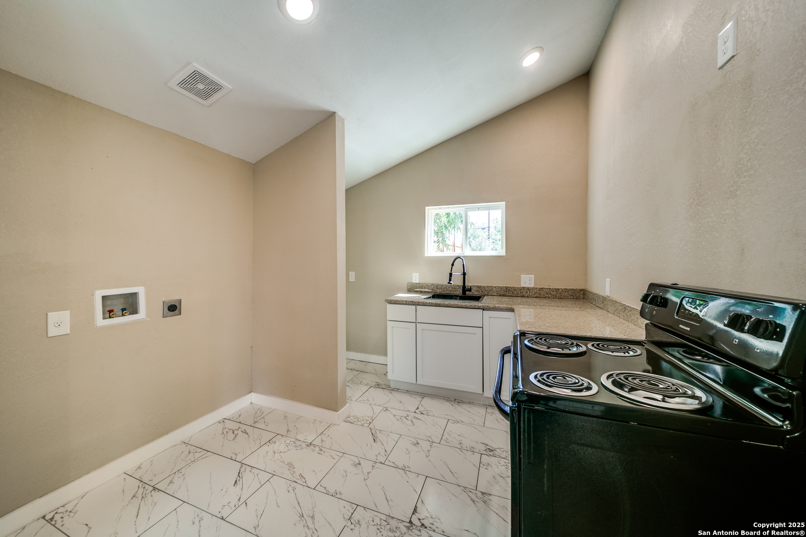 811 W Kings San Antonio TX 78212