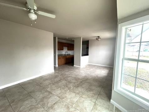 6214 Slate Valley San Antonio TX 78242
