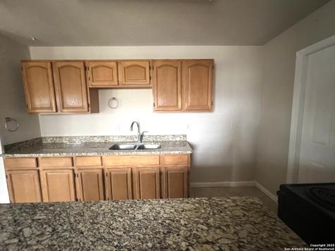 6214 Slate Valley San Antonio TX 78242