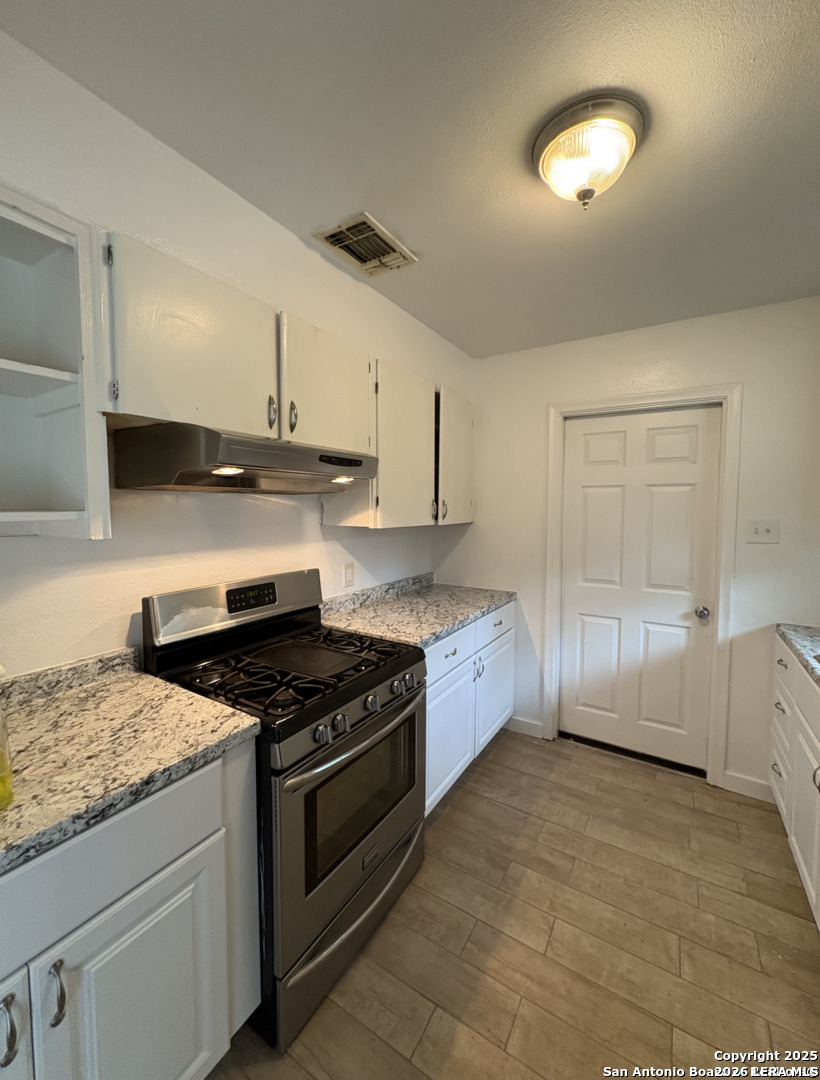 355 Cresham San Antonio TX 78218