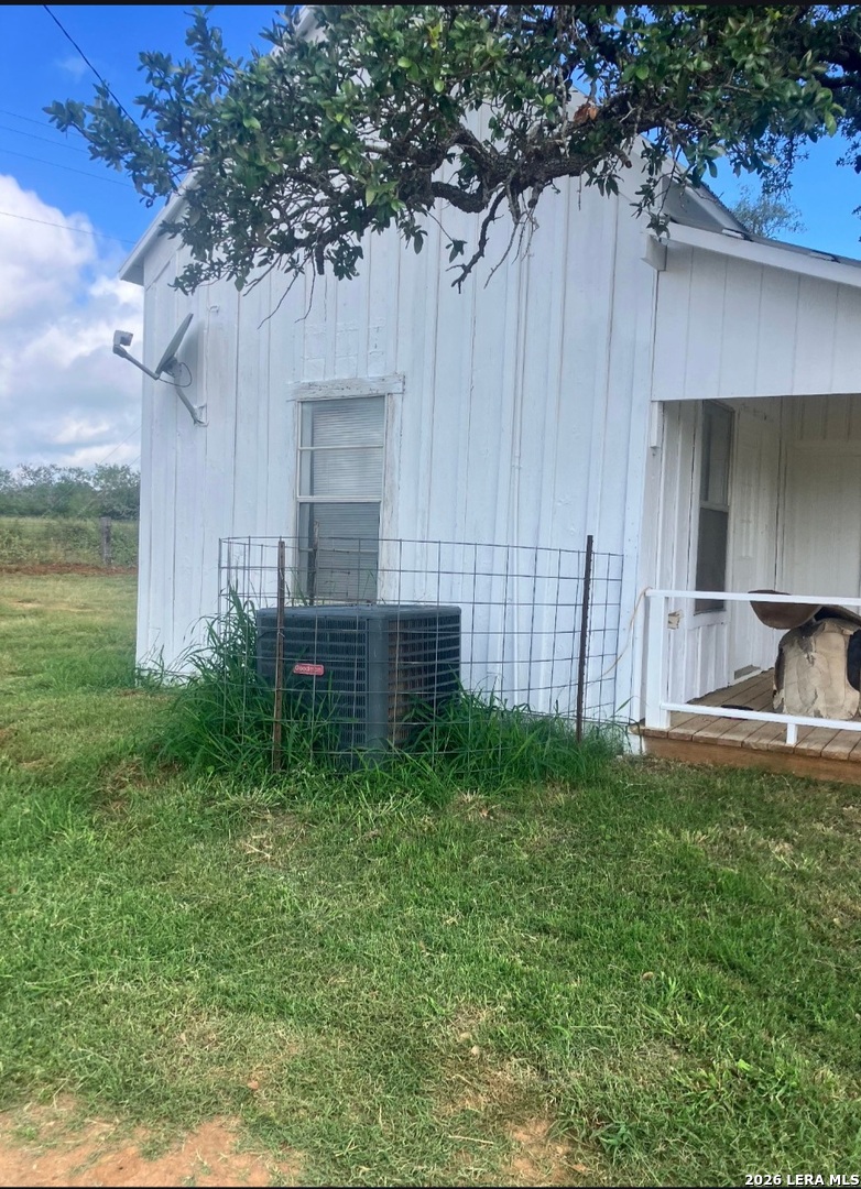 489 Creek Floresville TX 78114