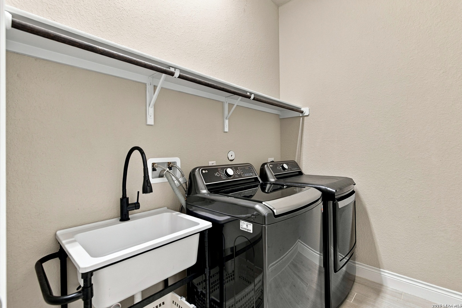477 Vamanos Boerne TX 78006