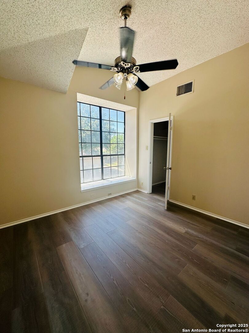 3235 Tree Grove San Antonio TX 78247