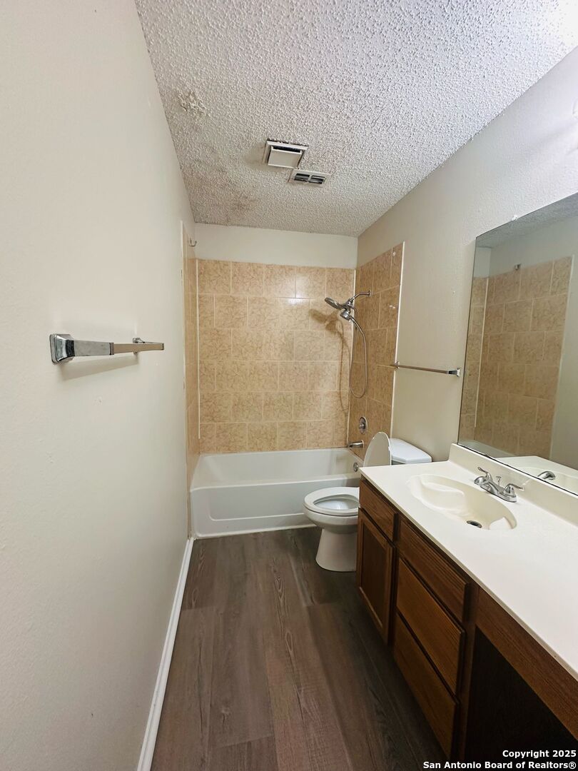 3235 Tree Grove San Antonio TX 78247