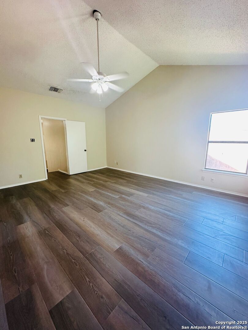 3235 Tree Grove San Antonio TX 78247