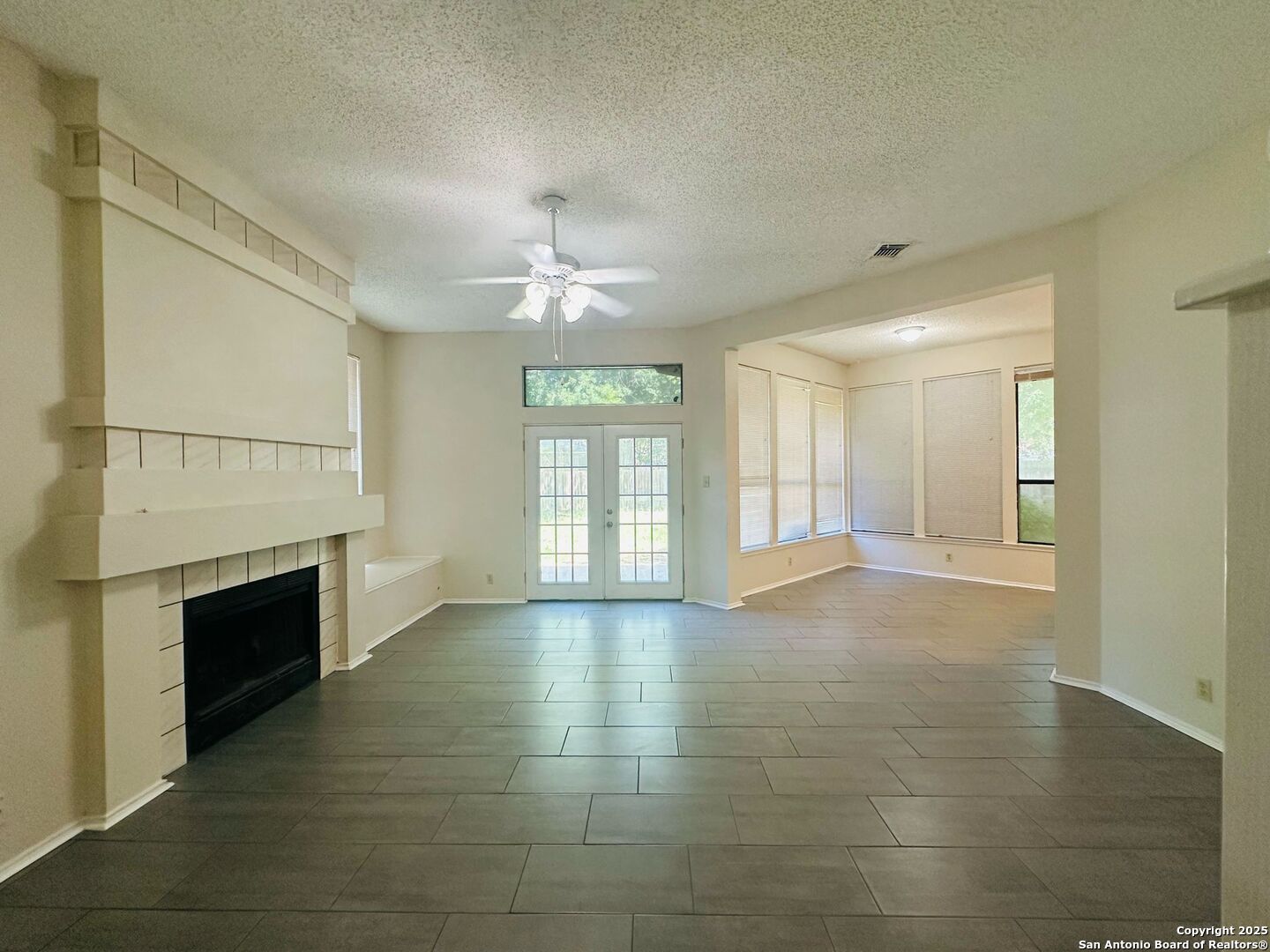 3235 Tree Grove San Antonio TX 78247