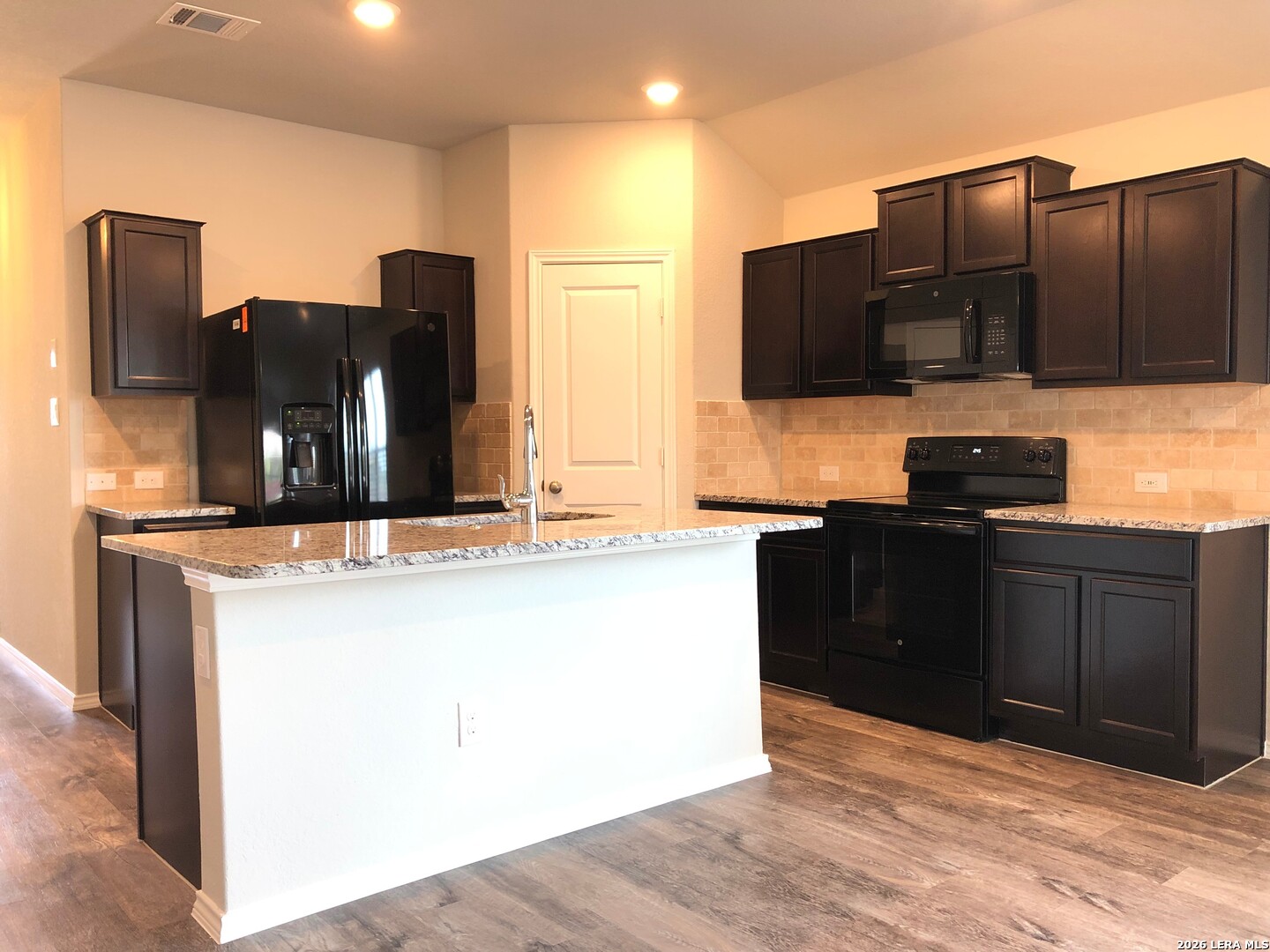 5923 Sunshine Summit Converse TX 78109