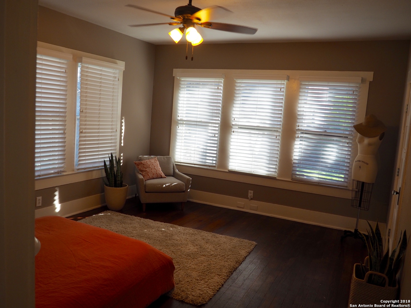 1118 W W Mistletoe Avenue San Antonio TX 78201