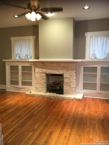 1118 W W Mistletoe Avenue San Antonio TX 78201