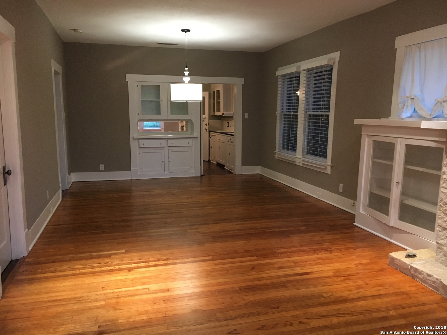 1118 W W Mistletoe Avenue San Antonio TX 78201