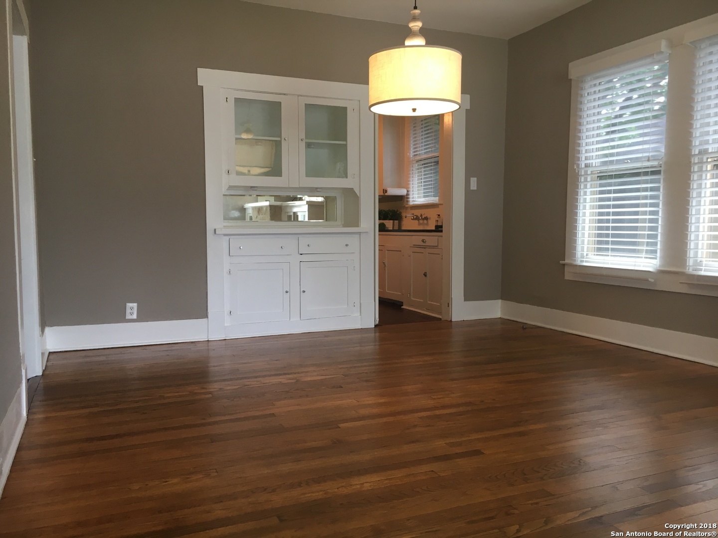 1118 W W Mistletoe Avenue San Antonio TX 78201