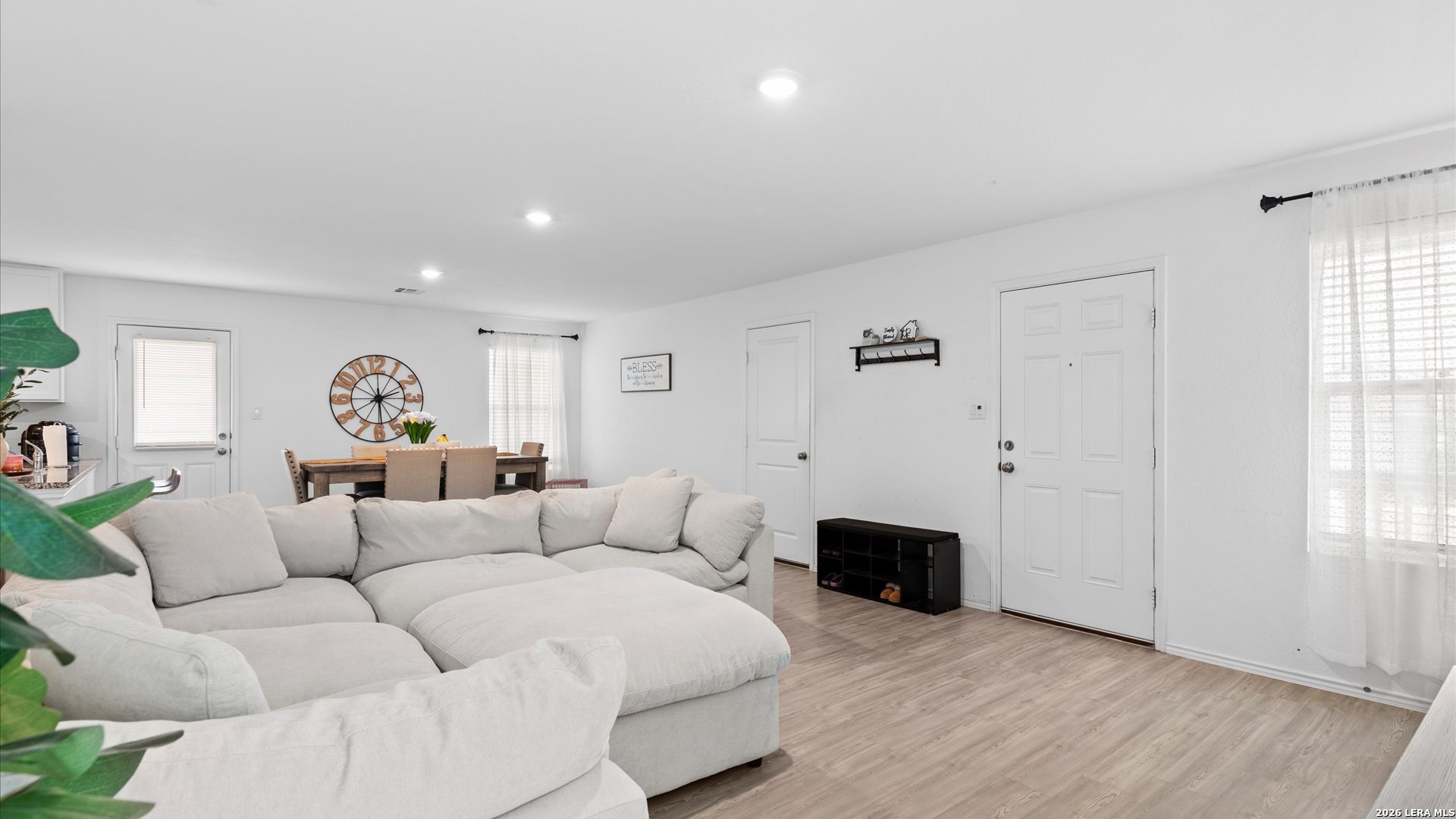 5463 Daphne Path San Antonio TX 78253