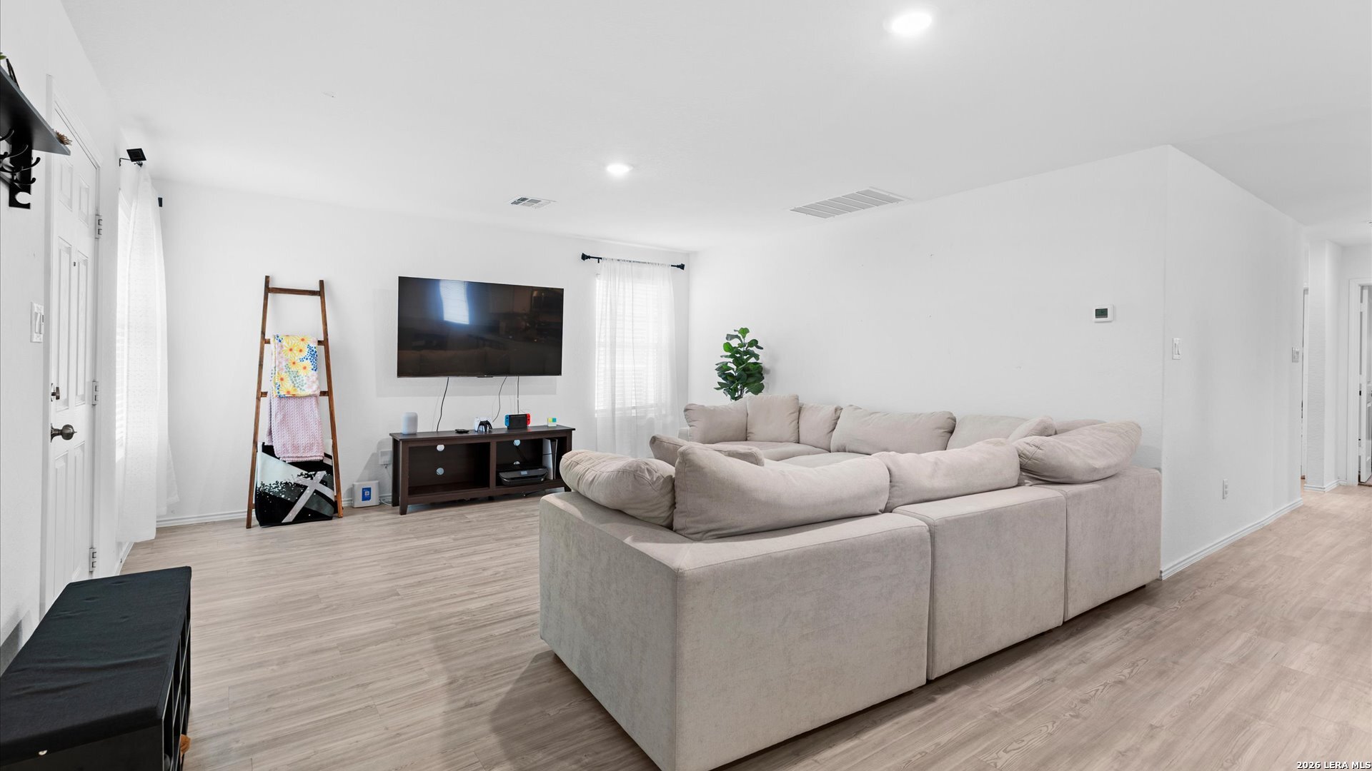 5463 Daphne Path San Antonio TX 78253