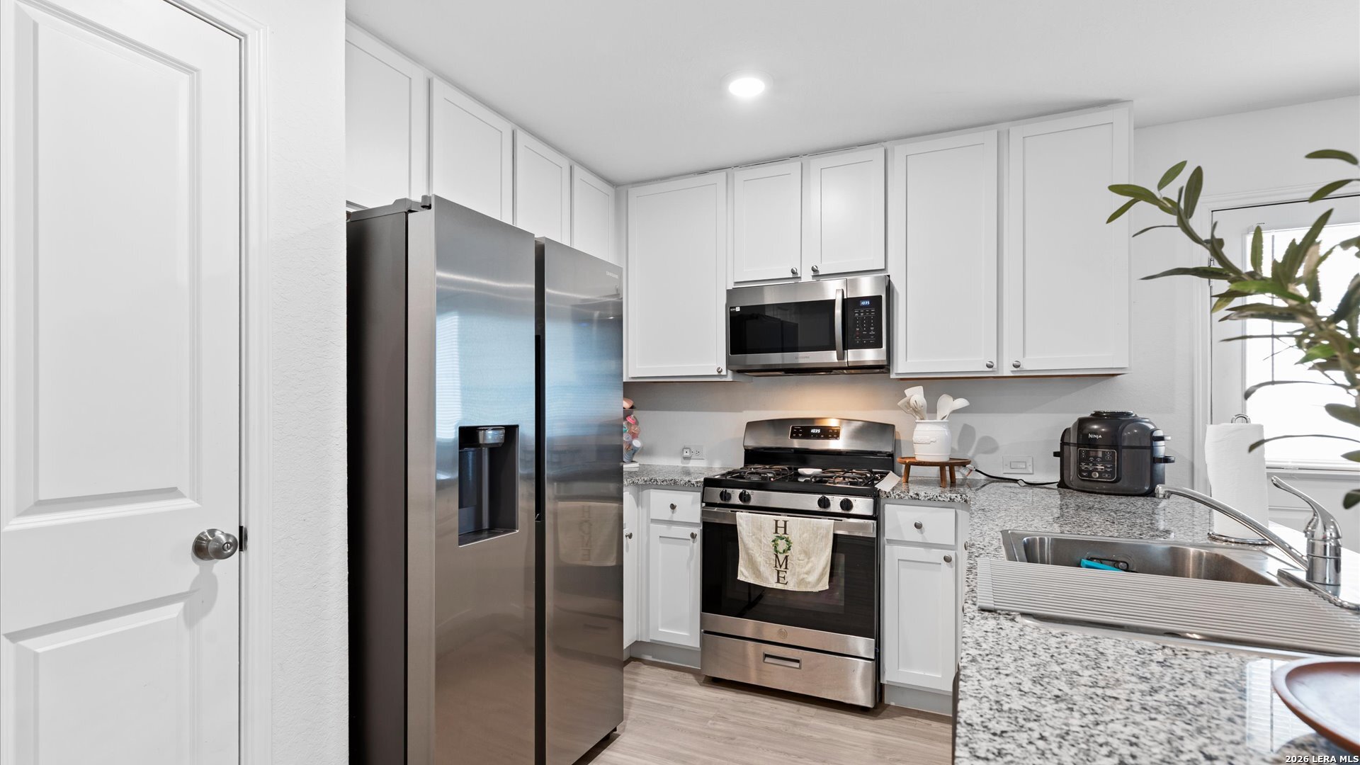 5463 Daphne Path San Antonio TX 78253