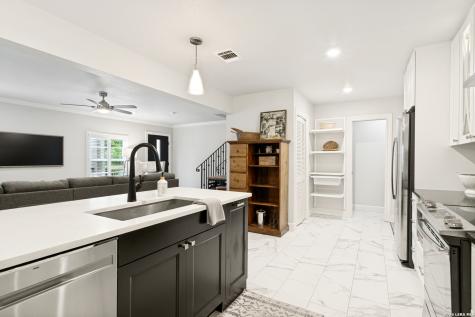 488 E Olmos Olmos Park TX 78212