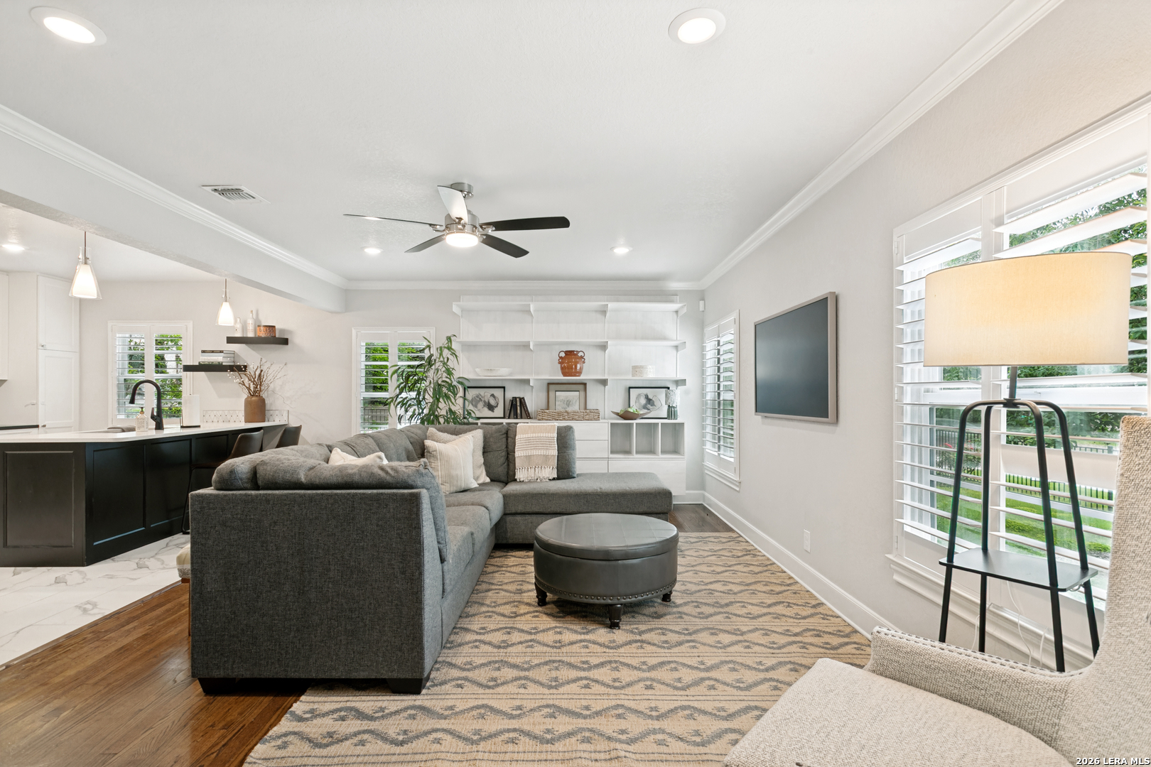 488 E Olmos Olmos Park TX 78212