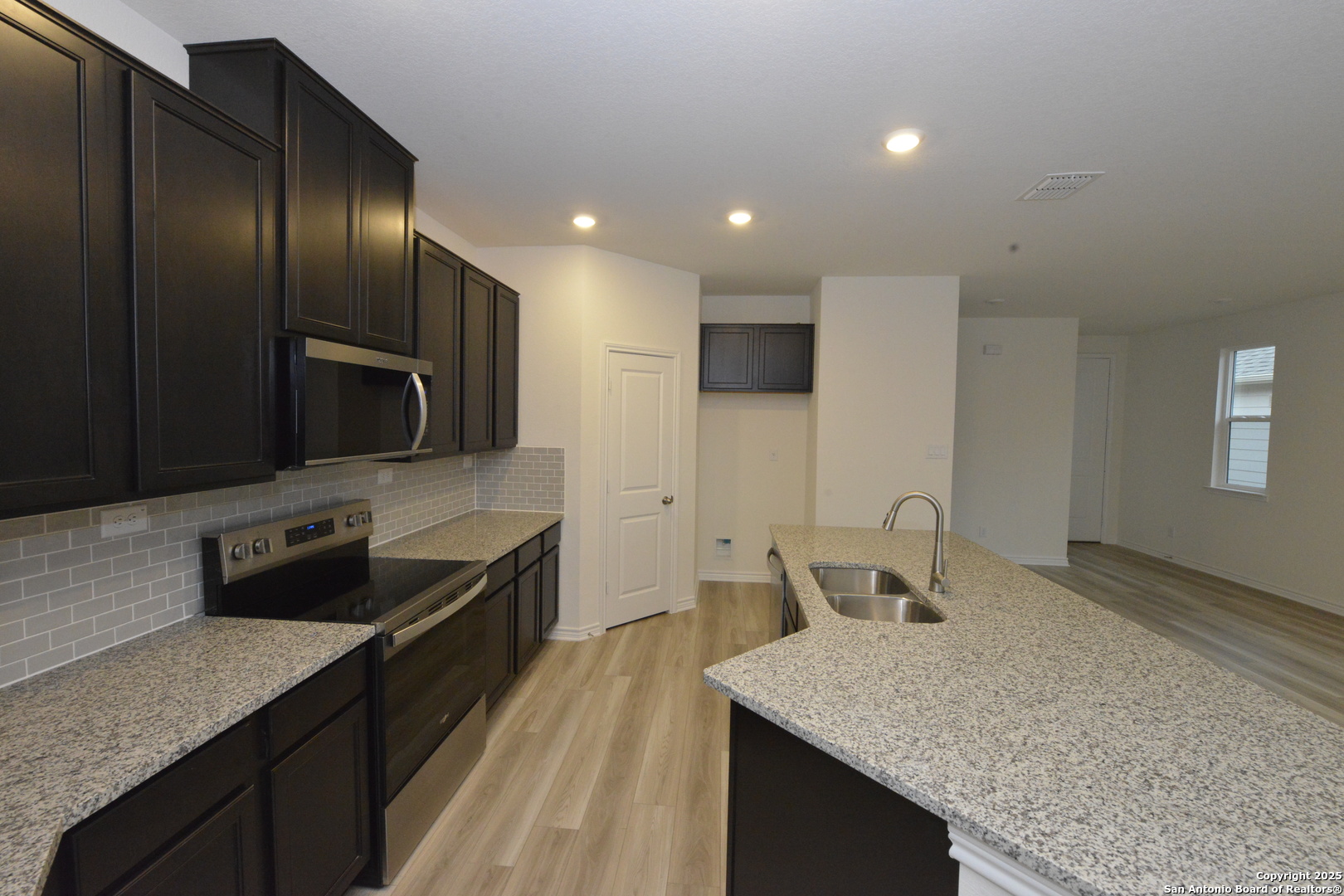 131 E Granite Shores Drive Boerne TX 78006