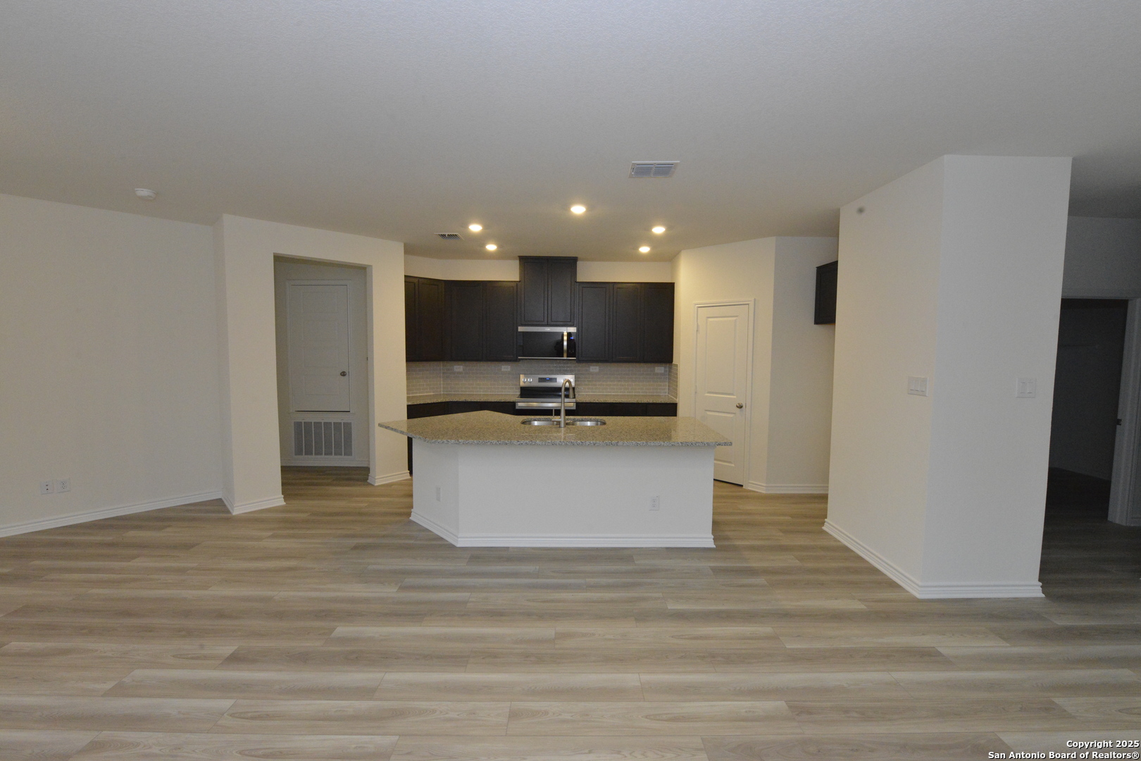 131 E Granite Shores Drive Boerne TX 78006