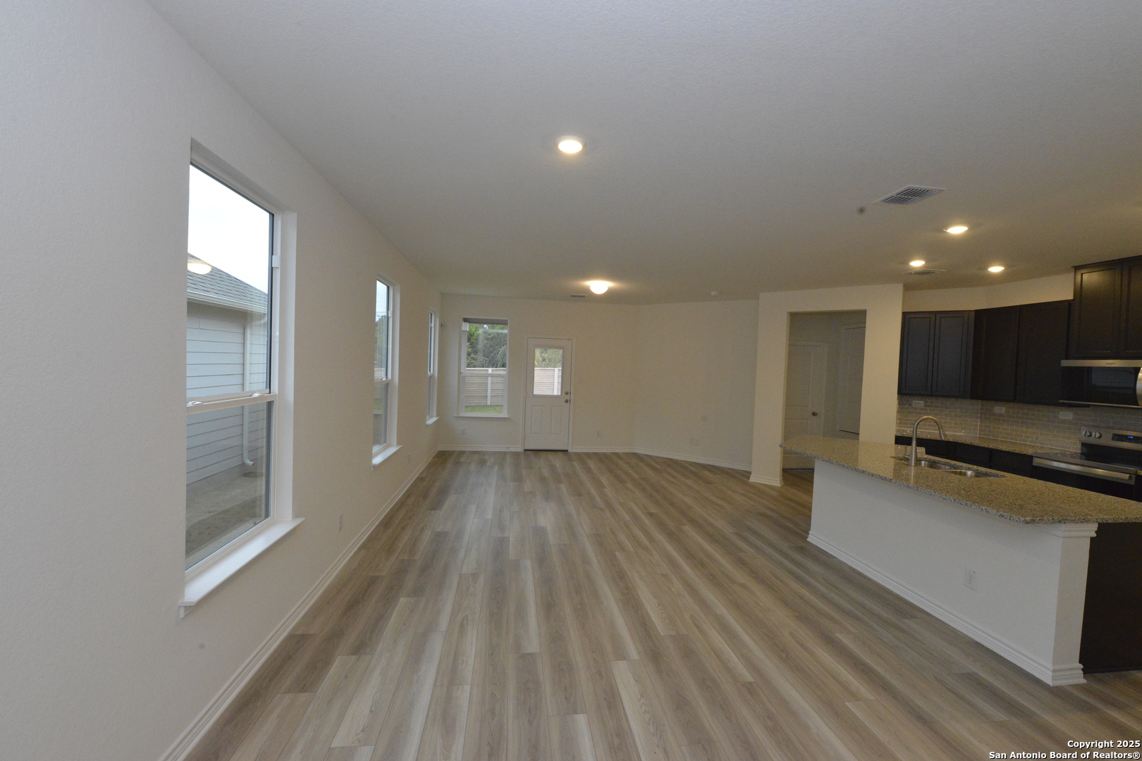 131 E Granite Shores Drive Boerne TX 78006