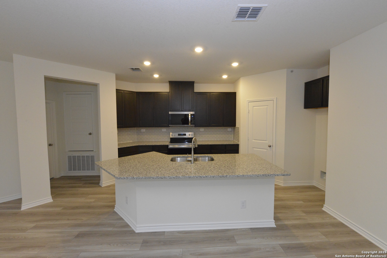 131 E Granite Shores Drive Boerne TX 78006