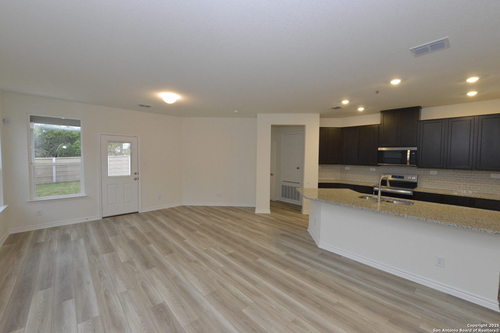 131 E Granite Shores Drive Boerne TX 78006