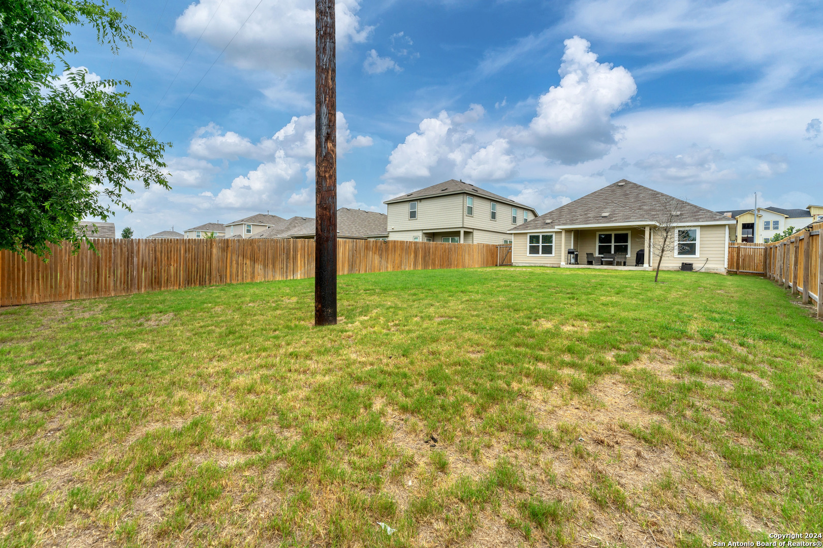 4323 W Vasquez Circle Converse TX 78109