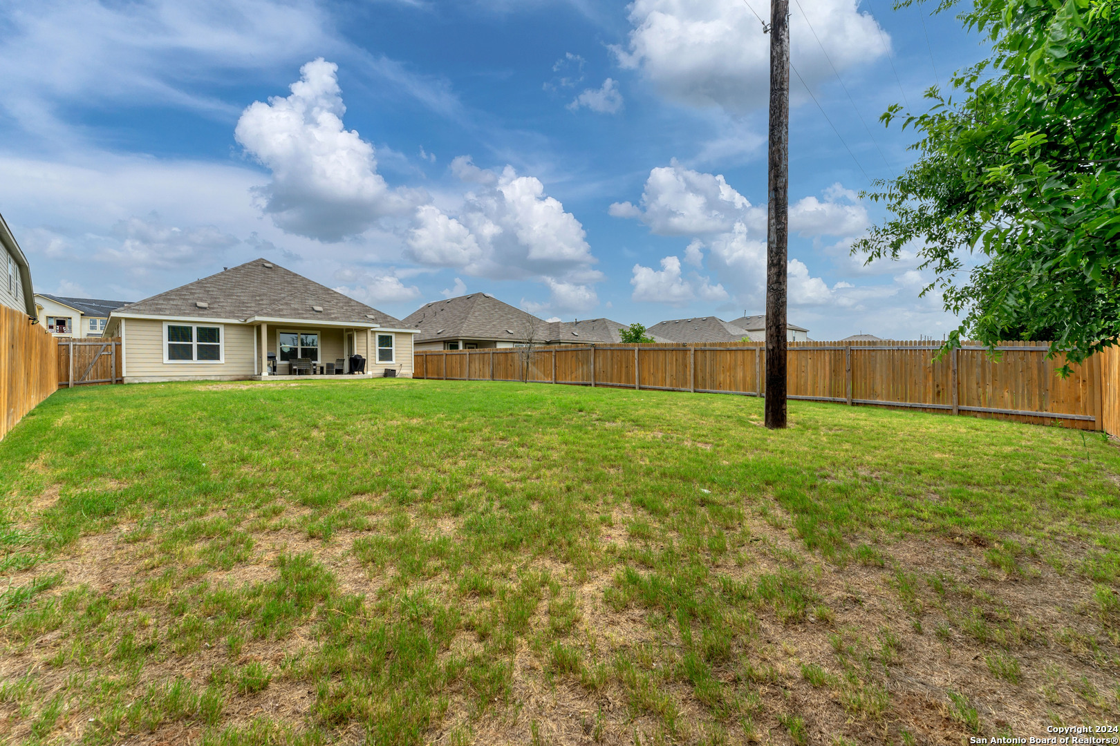 4323 W Vasquez Circle Converse TX 78109