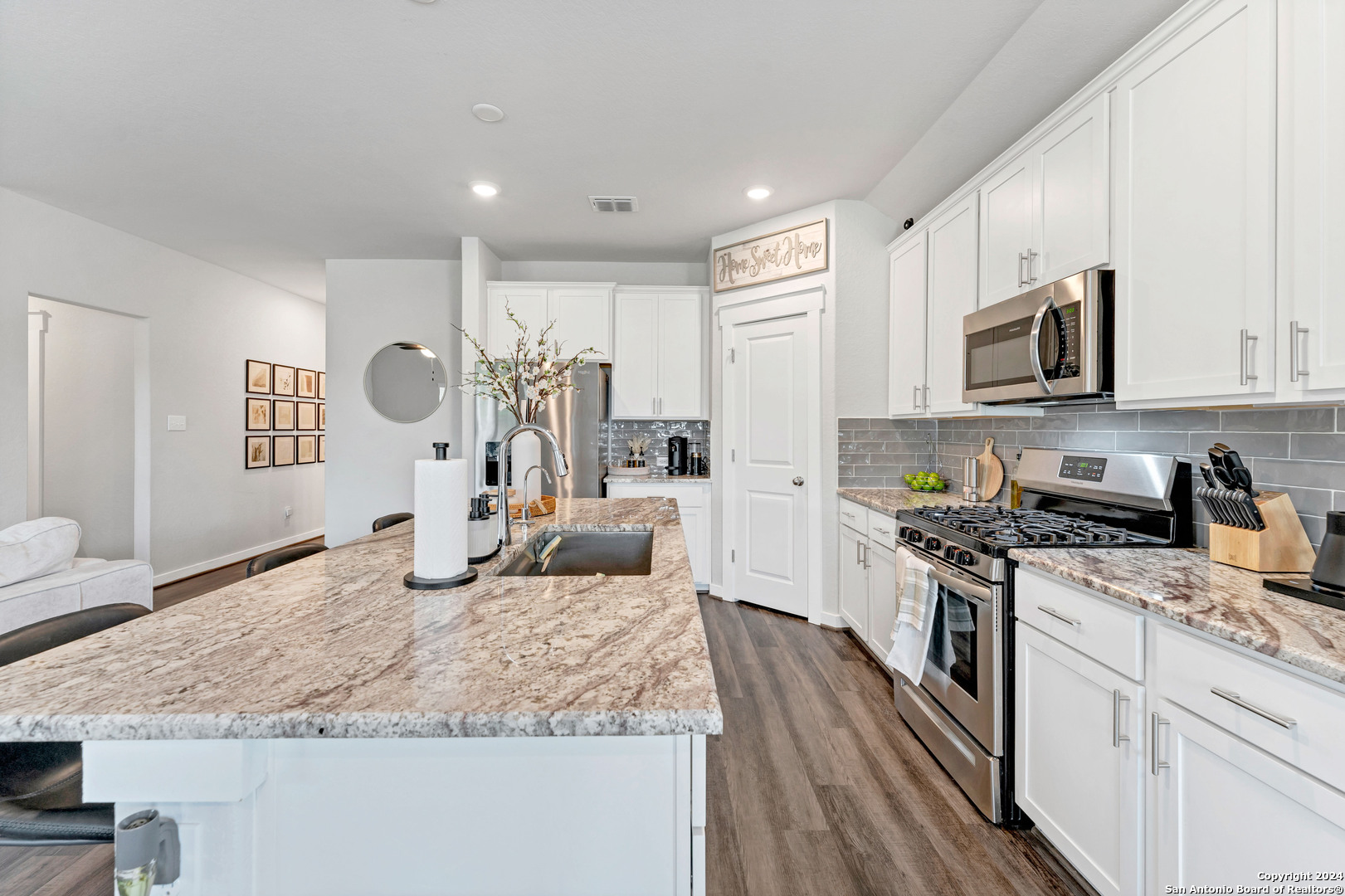 4323 W Vasquez Circle Converse TX 78109