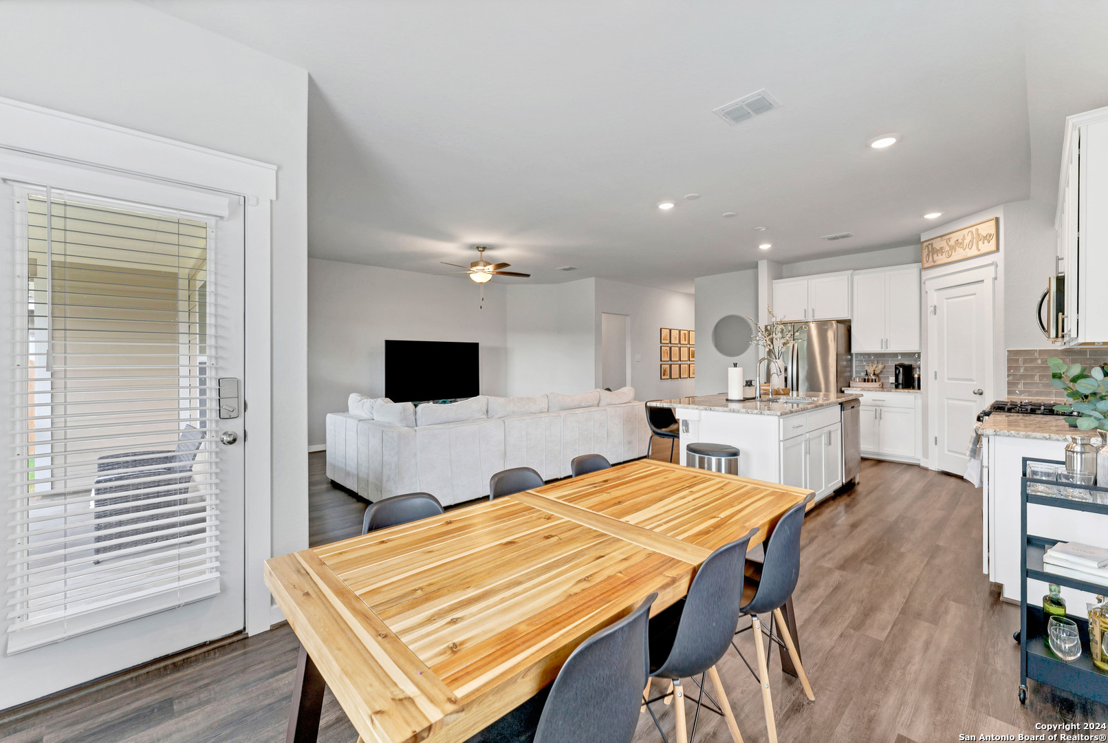 4323 W Vasquez Circle Converse TX 78109