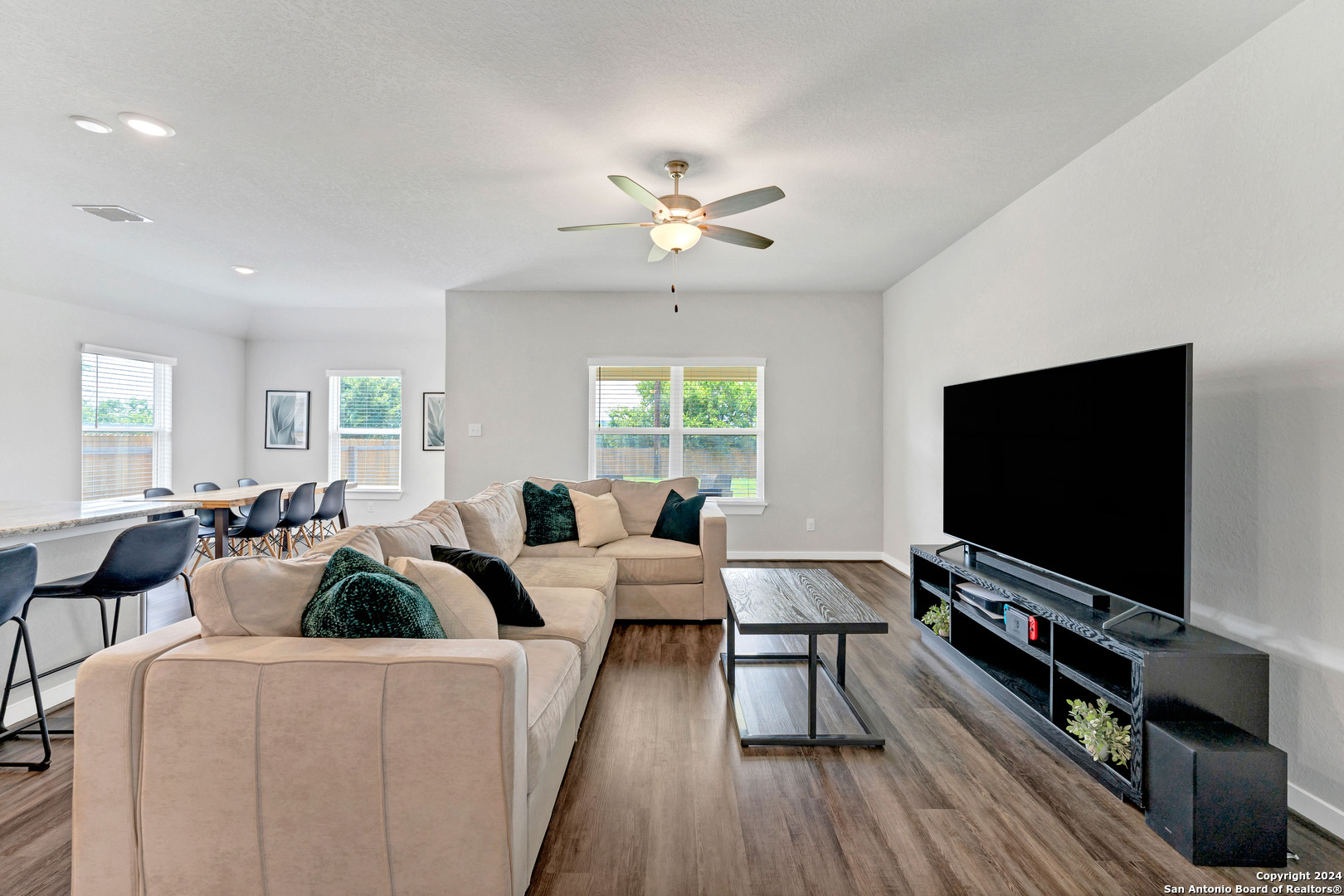 4323 W Vasquez Circle Converse TX 78109