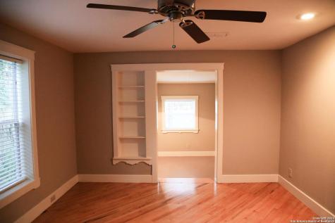 208 S Winston Lane Castle Hills TX 78213