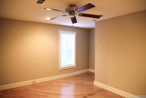 208 S Winston Lane Castle Hills TX 78213